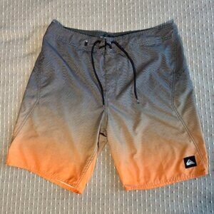 Quicksilver Men's Size 34 Board Shorts Yellow & Blue Grey Gradiant
